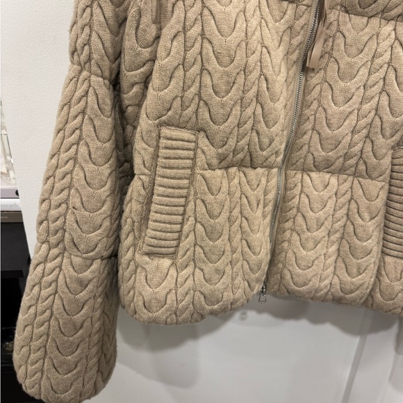 Varley Cable Knit Puffer - Picture 5 of 8